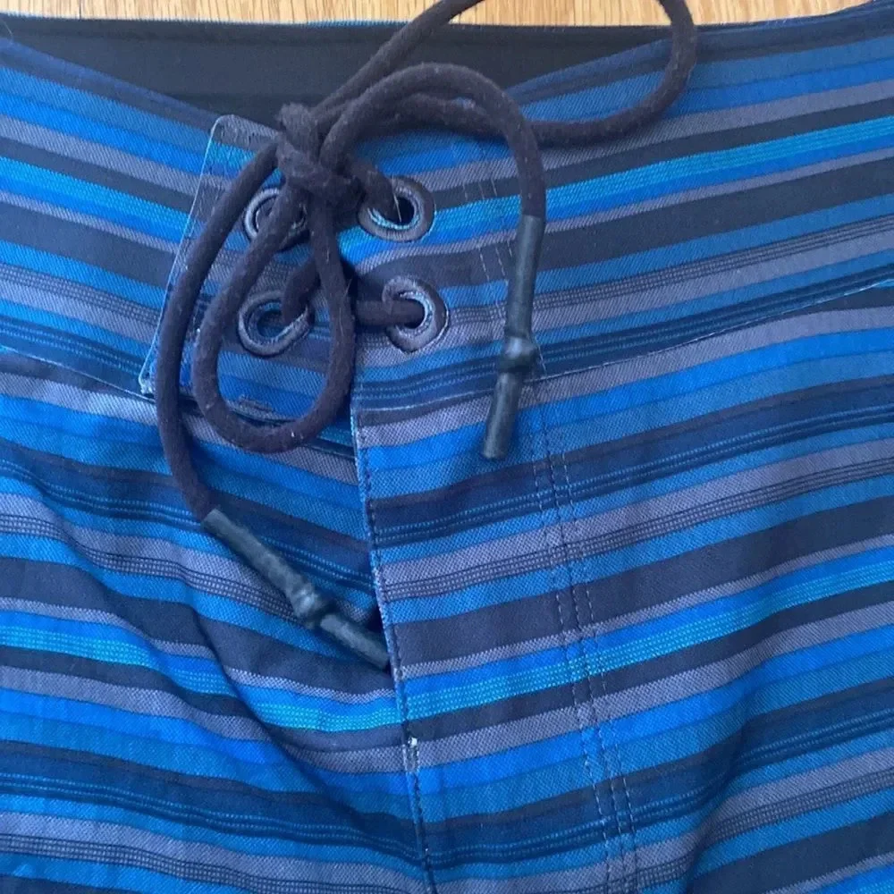 Lululemon swim trunks board shorts size 38 Blue Black Gray tie front EUC